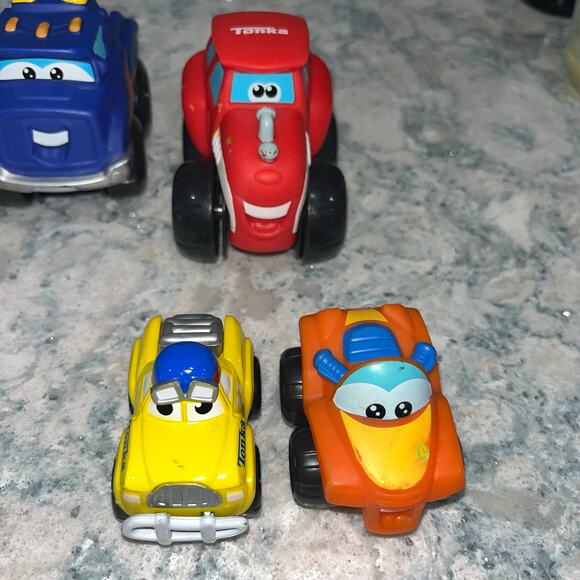 Hasbro Tonka Lil' Chuck & Friends 2.5" And 4" Soft Rubber Vehicles - Picture 4 of 6